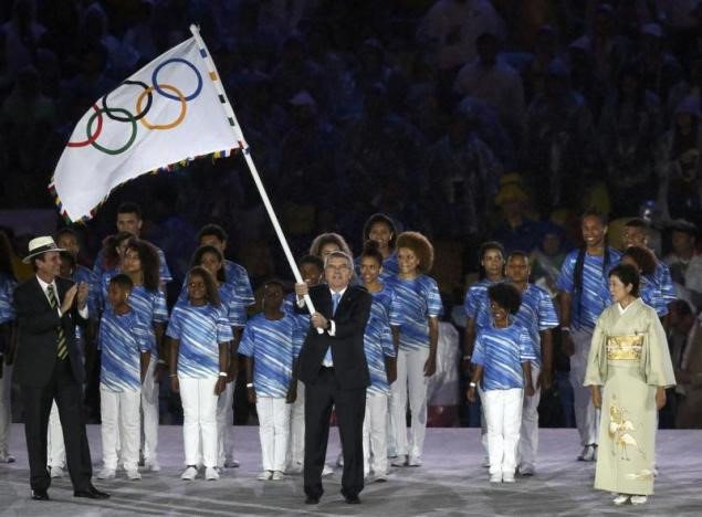 Chủ tịch Ủy ban Olympic quốc tế, Tomas Bach phát biểu trong lễ bế mạc. Ông cảm ơn Rio, chúc mừng Brazil đã tổ chức một kỳ Thế vận hội thành công rực rỡ.